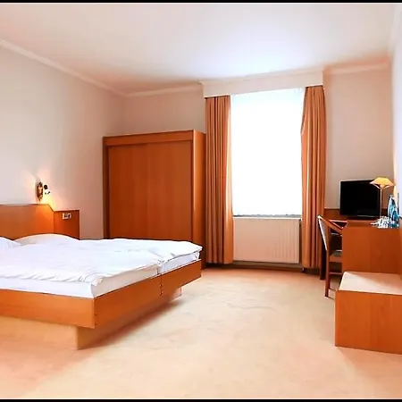 Royal 3*